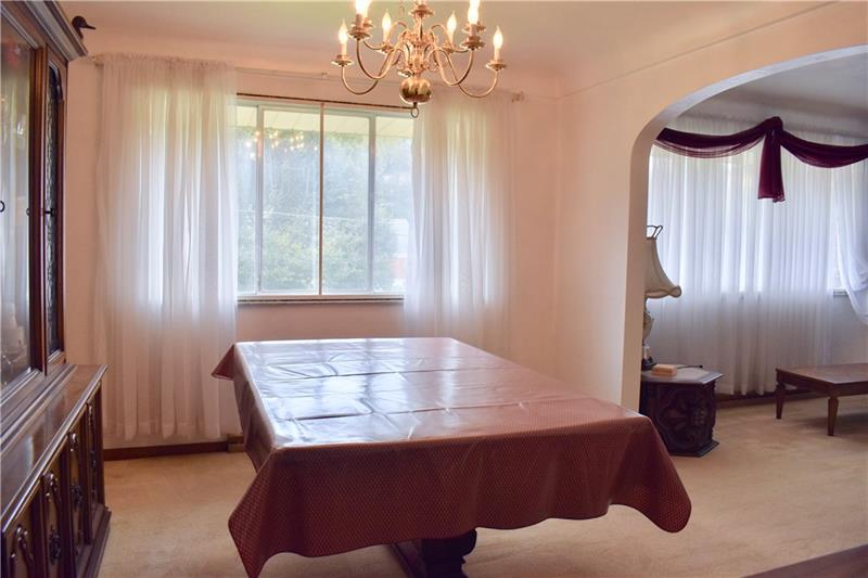 3961 Edge Road Pittsburgh, PA 15227 - Photo 6 of 18 Gallery Image 6