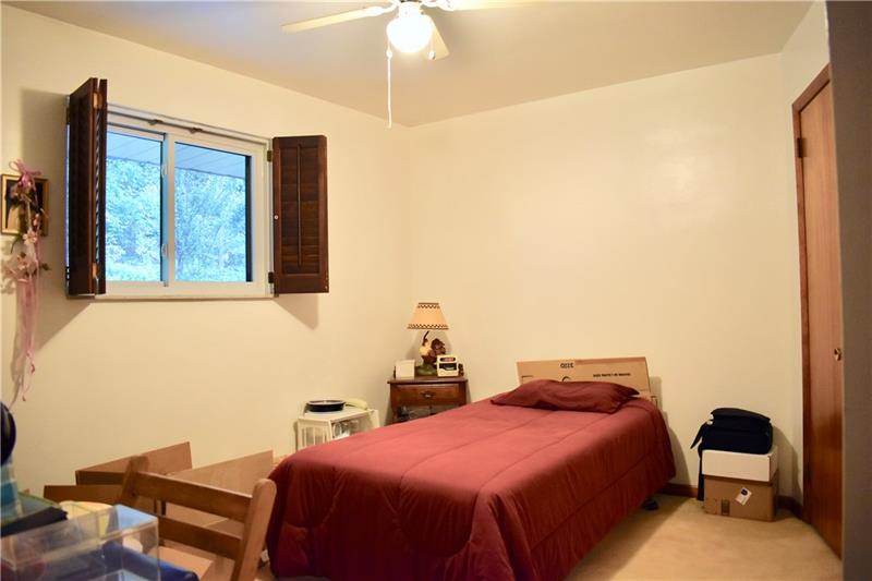 3961 Edge Road Pittsburgh, PA 15227 - Photo 10 of 18 Gallery Image 10