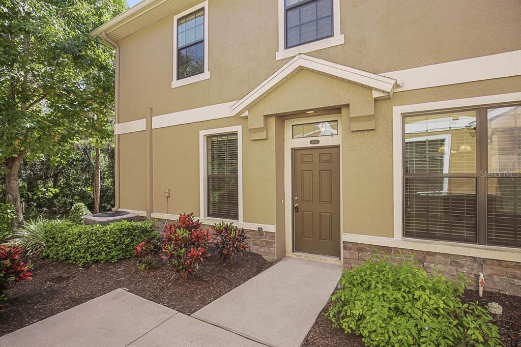 5722 Kingletsound Lithia, FL 33547 - Photo 1 of 1 Side entry