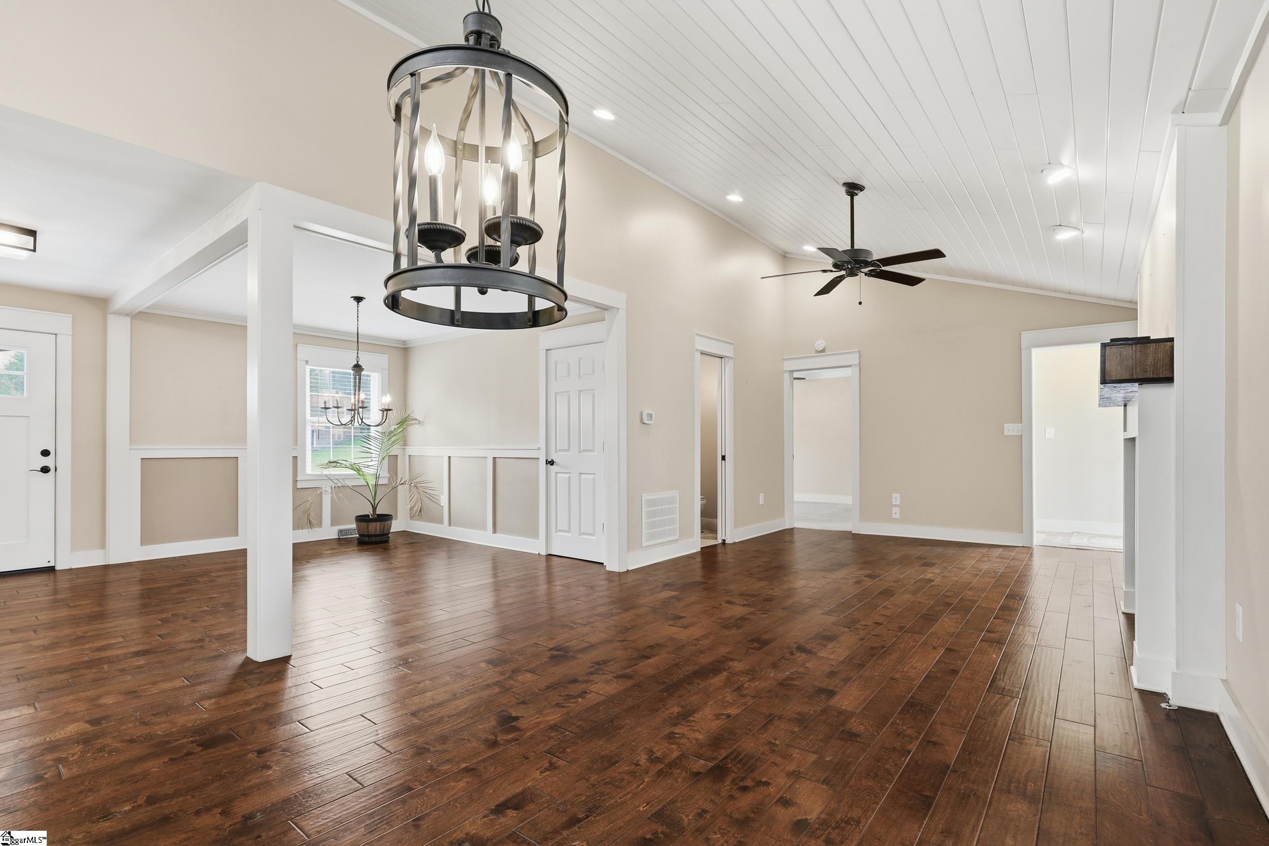 223 Meadow Lane Easley, SC 29642 - Photo 6 of 42
