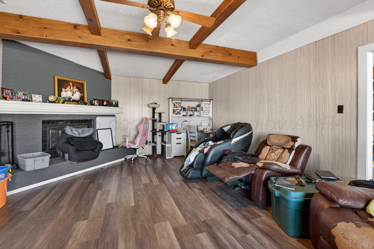 693 County Road 24 Muleshoe, TX 79347 - Photo 10 of 98 Living Area