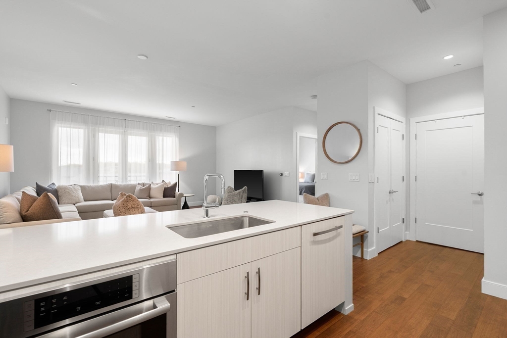 10 Shipyard Drive, Unit 401 Hingham, MA 02043 - Photo 4 of 28