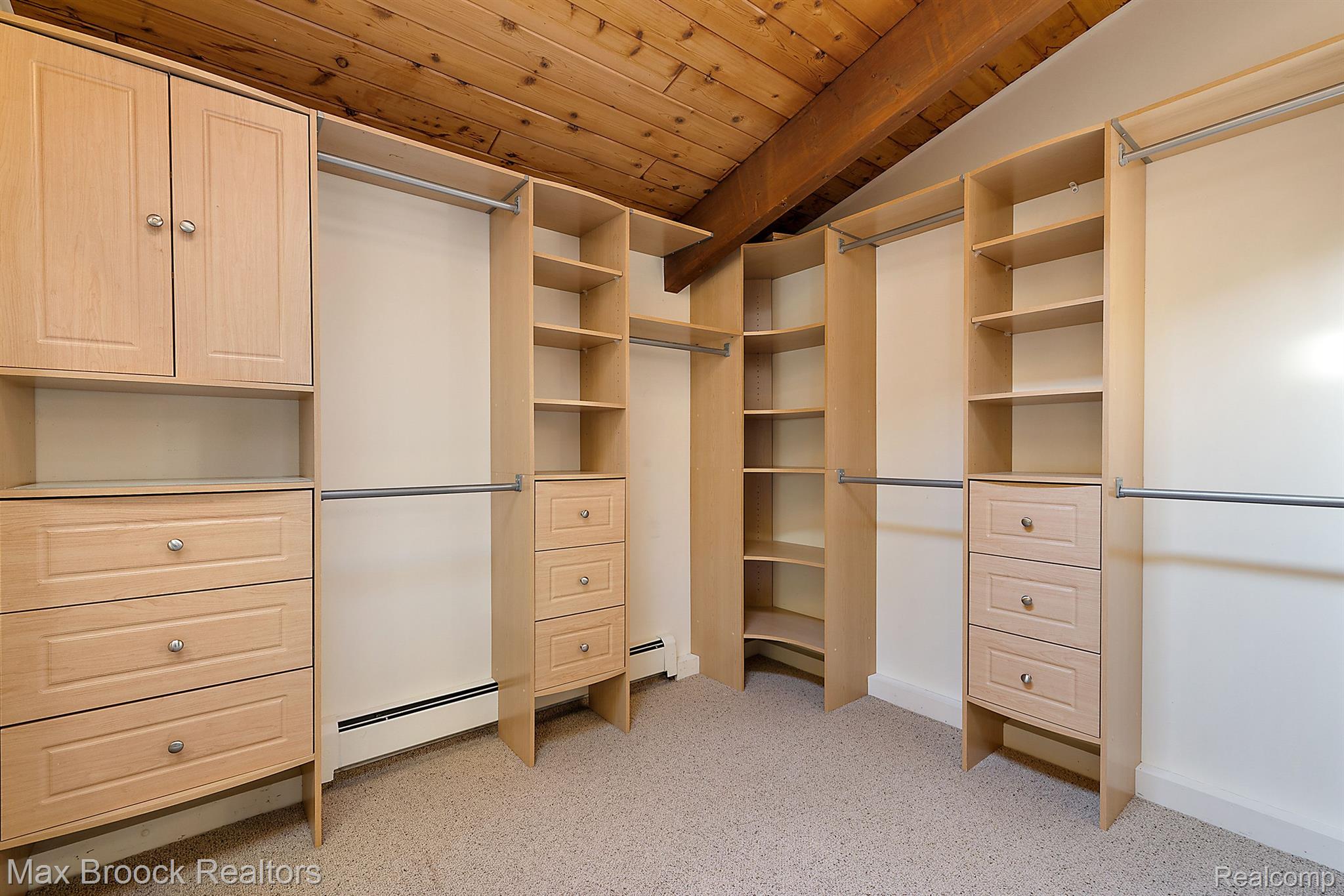 4480 Commerce Road West Bloomfield, MI 48324 - Photo 25 of 44 Gallery Image 25
