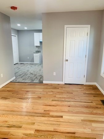 52 Nelson Avenue Springfield, MA 01109 - Photo 5 of 21 Gallery Image 5