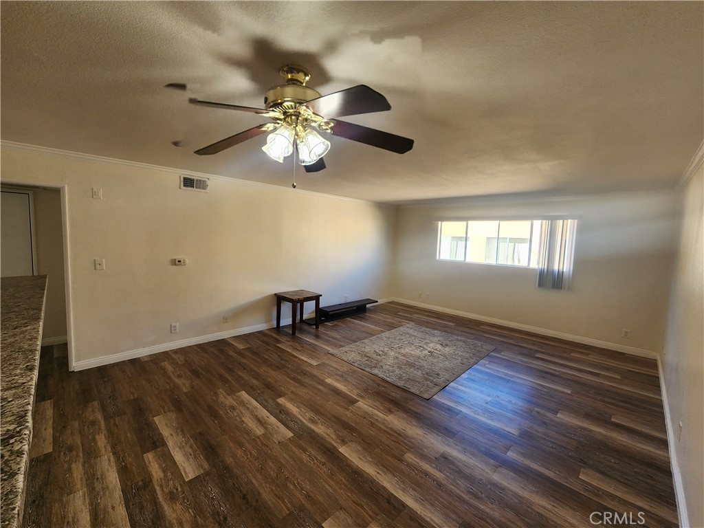 14006 Vanowen Street Van Nuys, CA 91405 - Photo 4 of 20