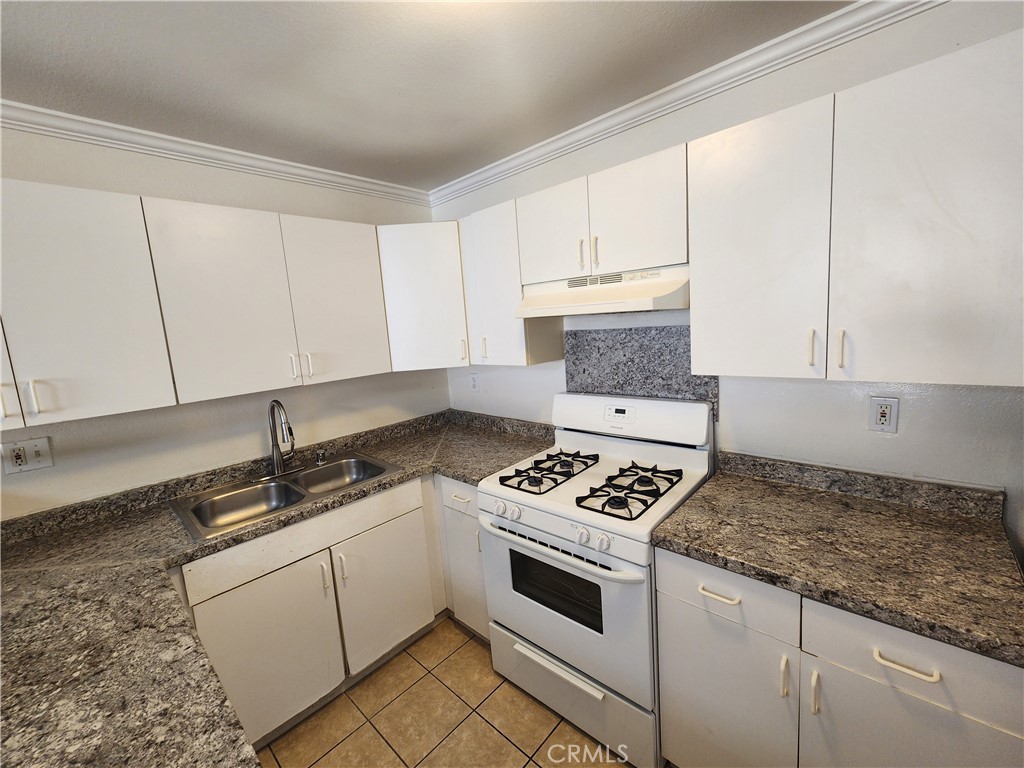 14006 Vanowen Street Van Nuys, CA 91405 - Photo 9 of 20