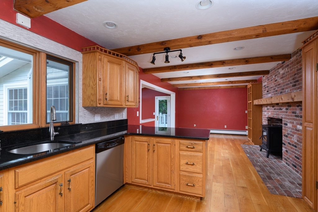 106 Newell Road Holden, MA 01520 - Photo 4 of 41