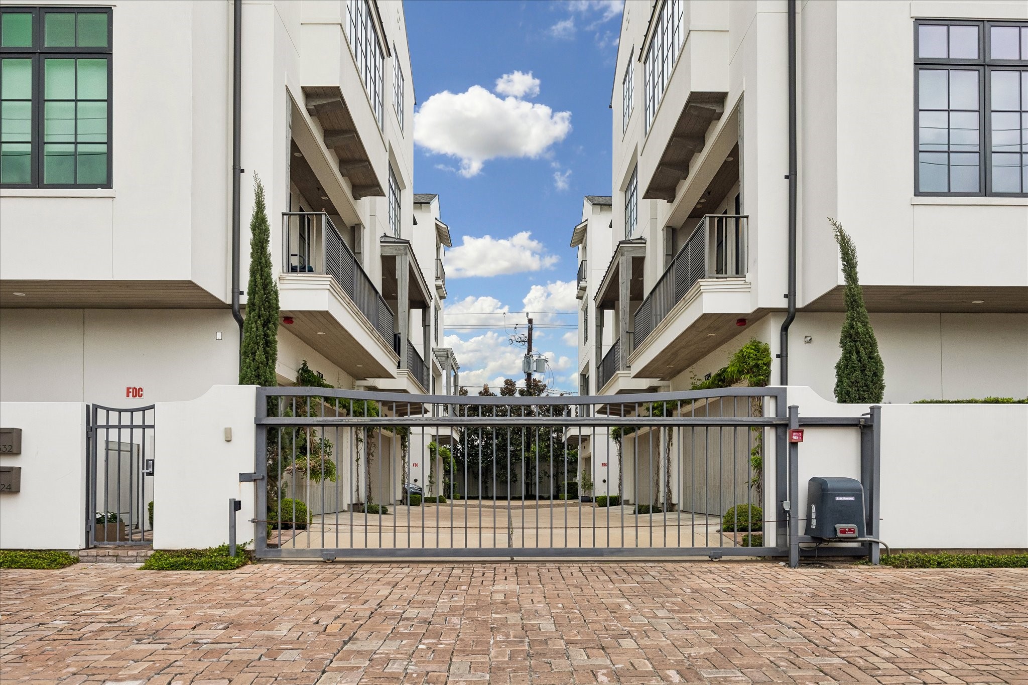 2326 Bissonnet Street Houston, TX 77005 - Photo 1 of 36