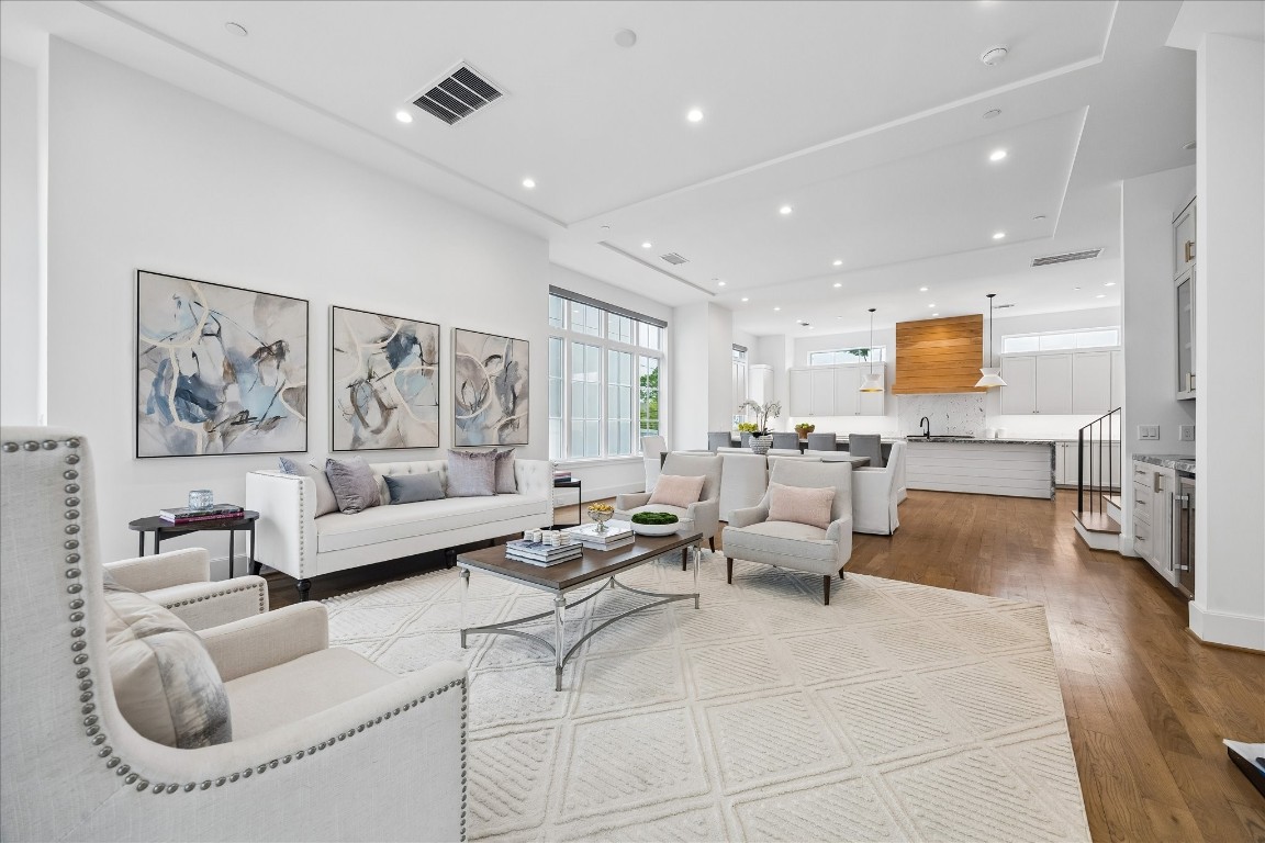 2326 Bissonnet Street Houston, TX 77005 - Photo 11 of 36