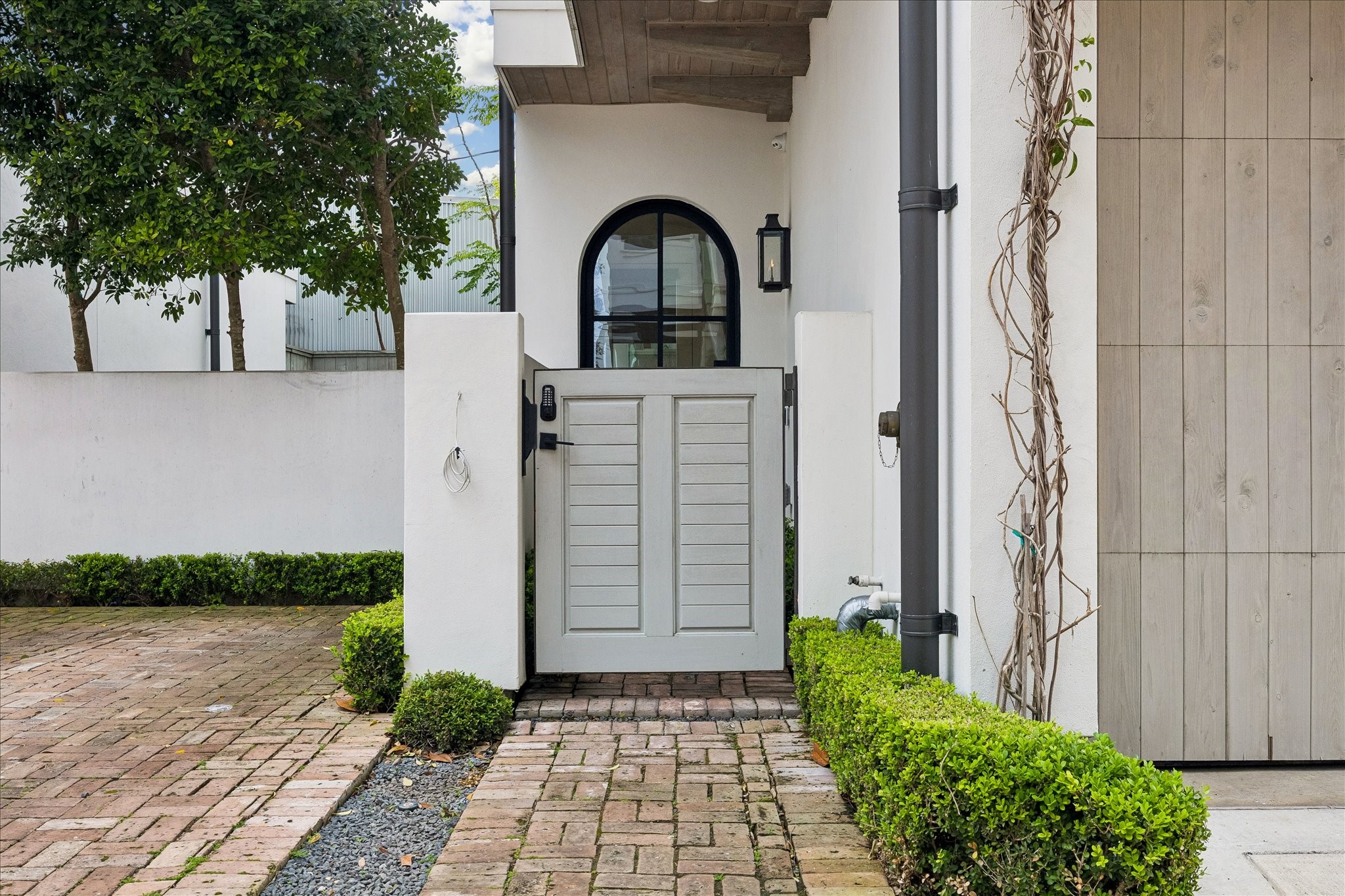 2326 Bissonnet Street Houston, TX 77005 - Photo 3 of 36