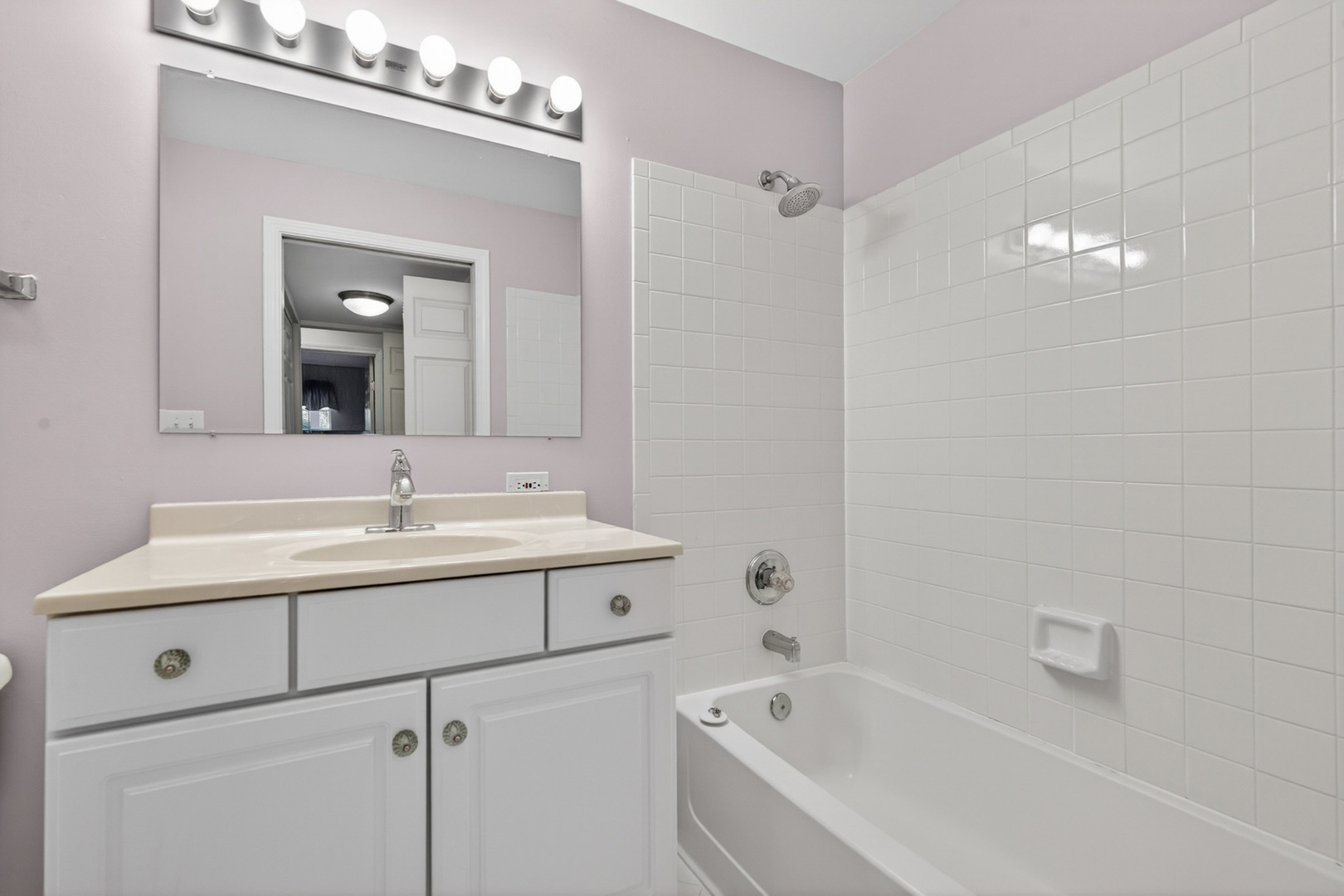 782 Old Checker Road Buffalo Grove, IL 60089 - Photo 13 of 20 Gallery Image 13