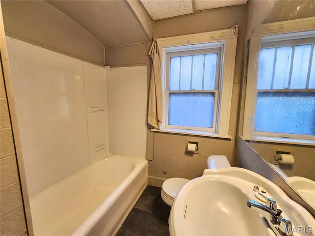 $70,000 | 800 North 24th Street, East St. Louis, IL 62205