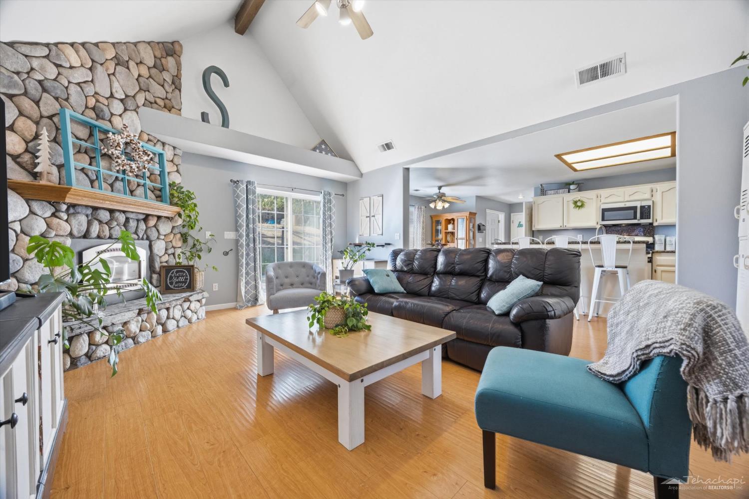 29751 Rolling Oak Drive Tehachapi, CA 93561 - Photo 11 of 64 Gallery Image 11