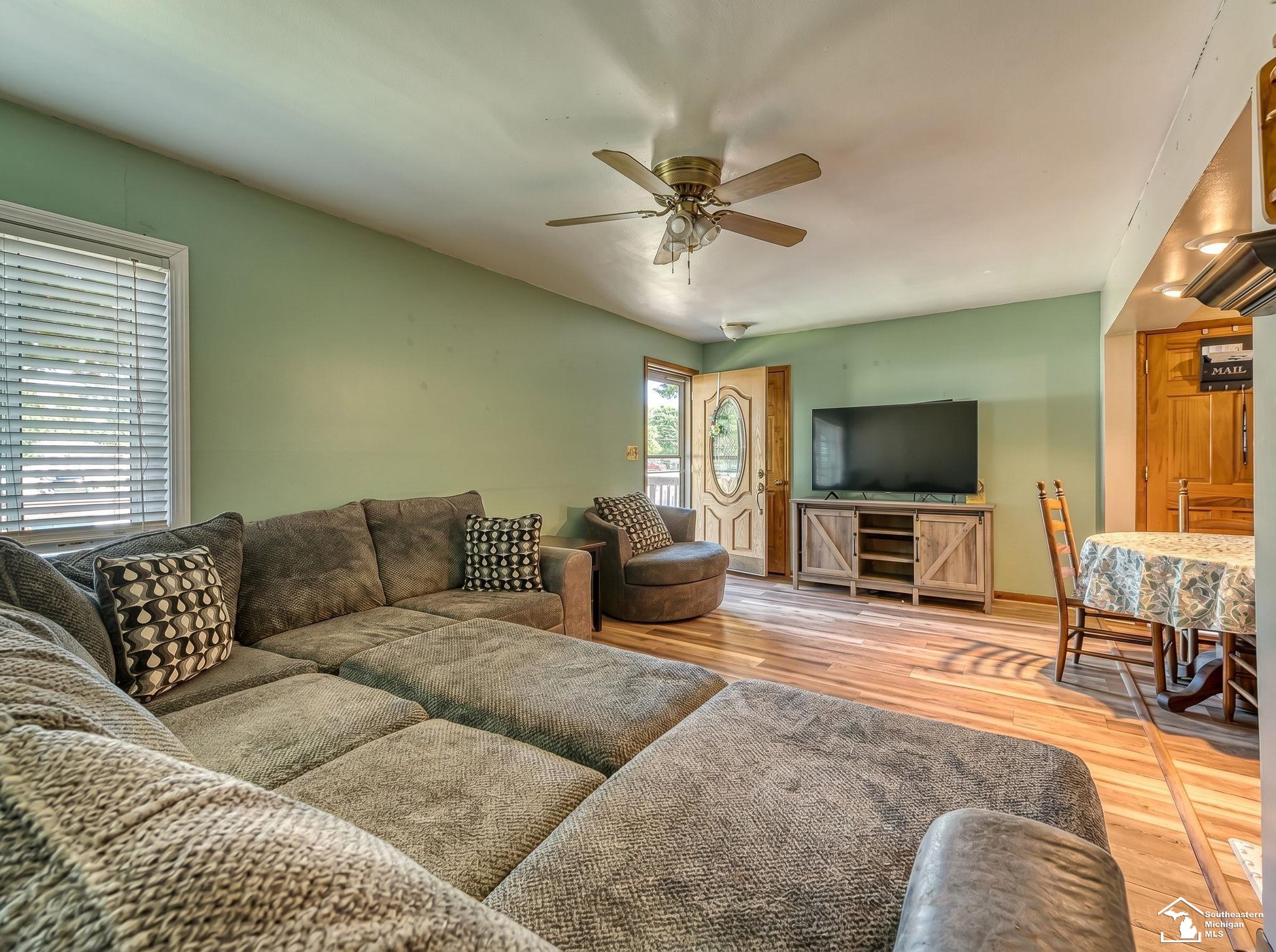 1263 Maple Boulevard Monroe, MI 48162 - Photo 4 of 33