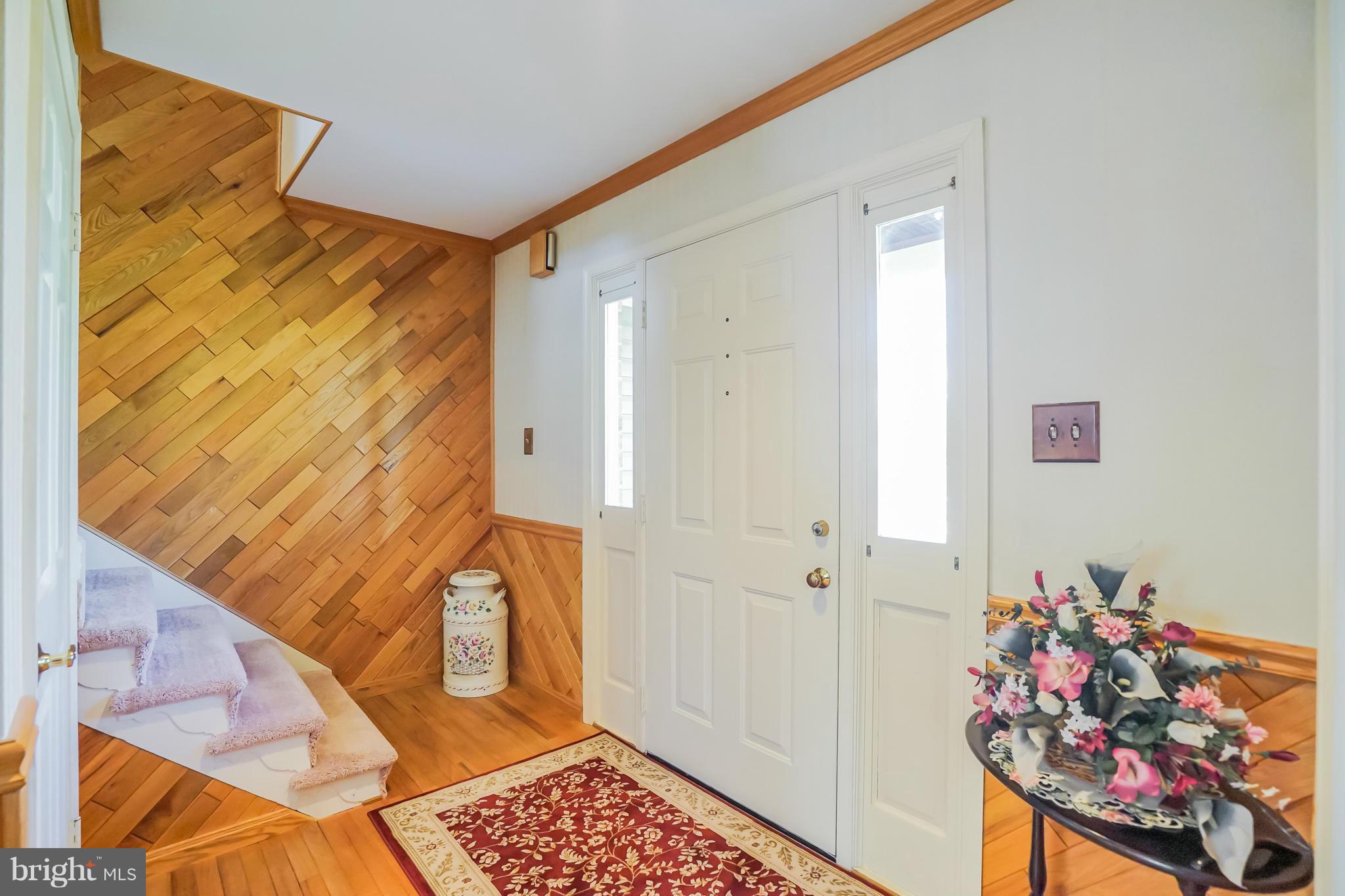 24401 Welsh Road Gaithersburg, MD 20882 - Photo 3 of 29 Foyer
