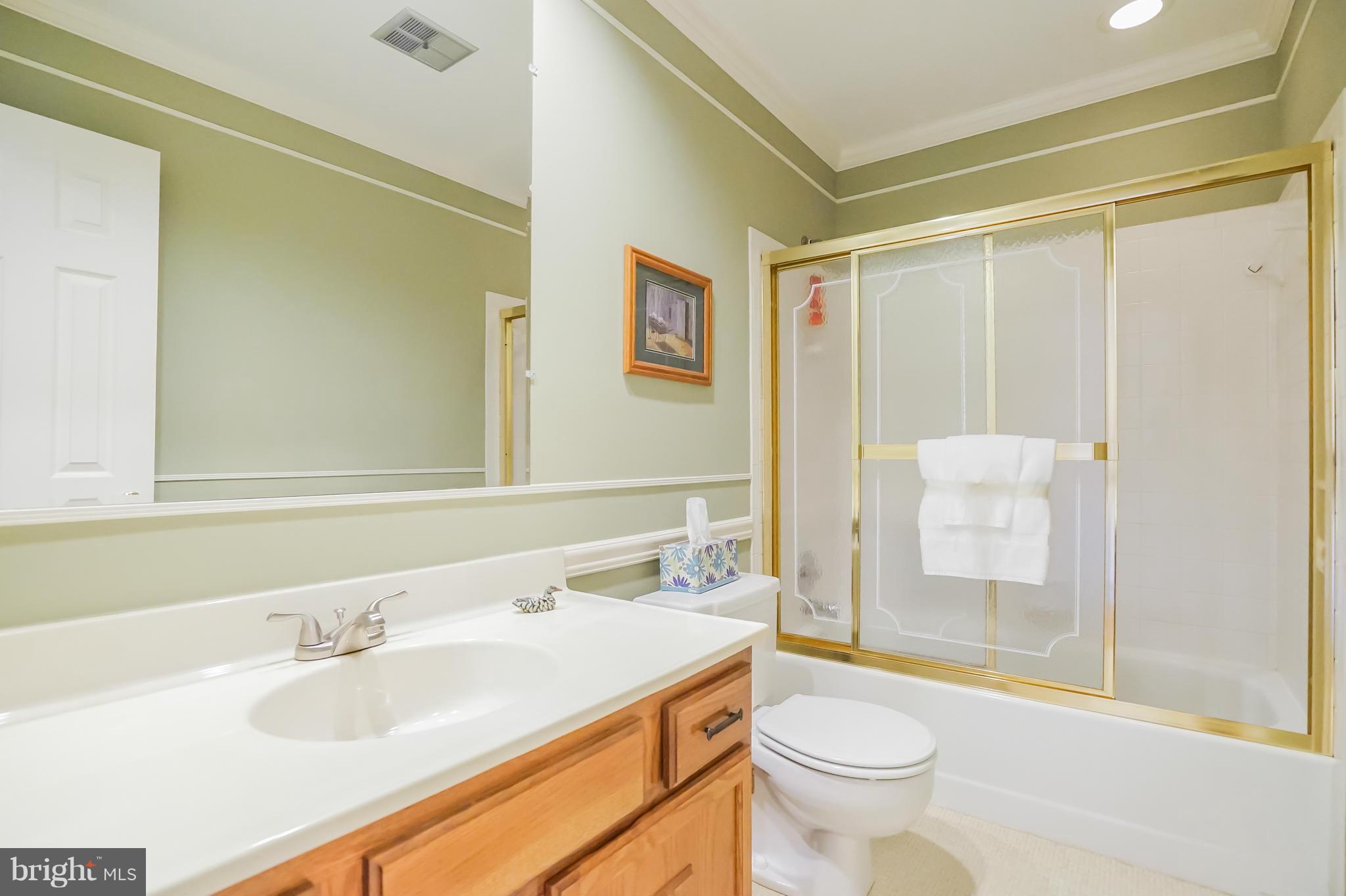 24401 Welsh Road Gaithersburg, MD 20882 - Photo 22 of 29 Bath (Master)