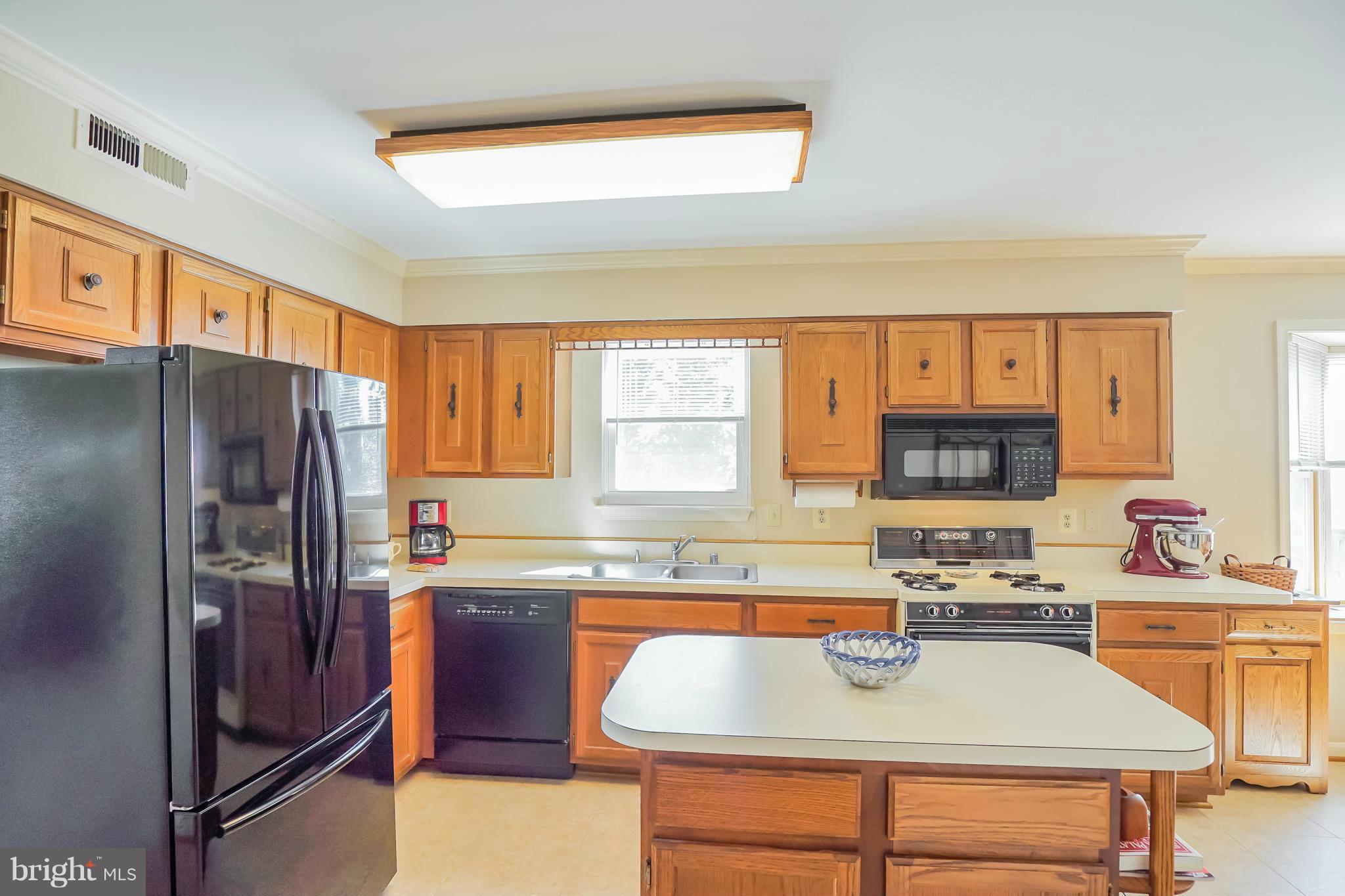 24401 Welsh Road Gaithersburg, MD 20882 - Photo 7 of 29 Kitchen