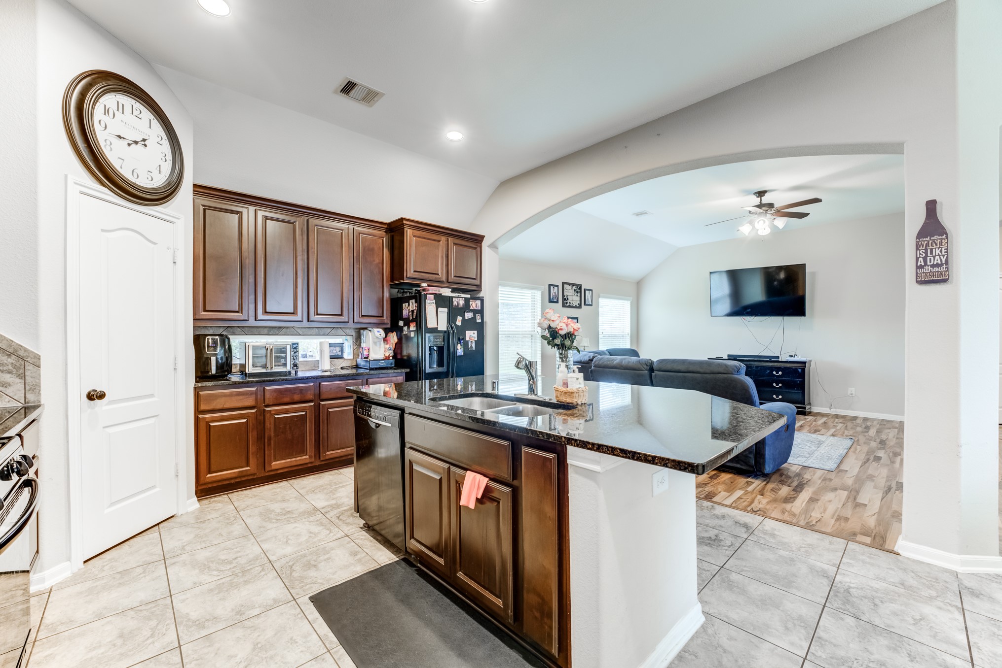 9902 Smokey Quartz Lane Rosharon, TX 77583 - Photo 8 of 35