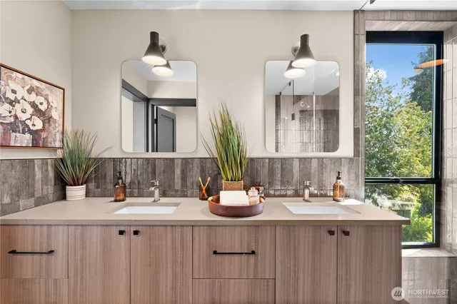 $1,924,995 | 1128 31st Avenue South, Seattle, WA 98144