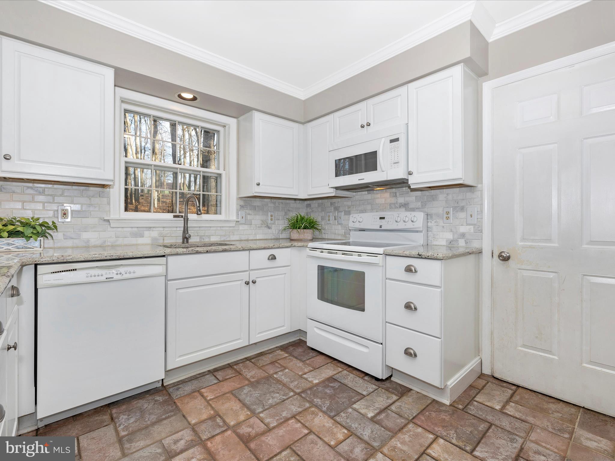 5733 Buffalo Road Mount Airy, MD 21771 - Photo 13 of 57 Kitchen