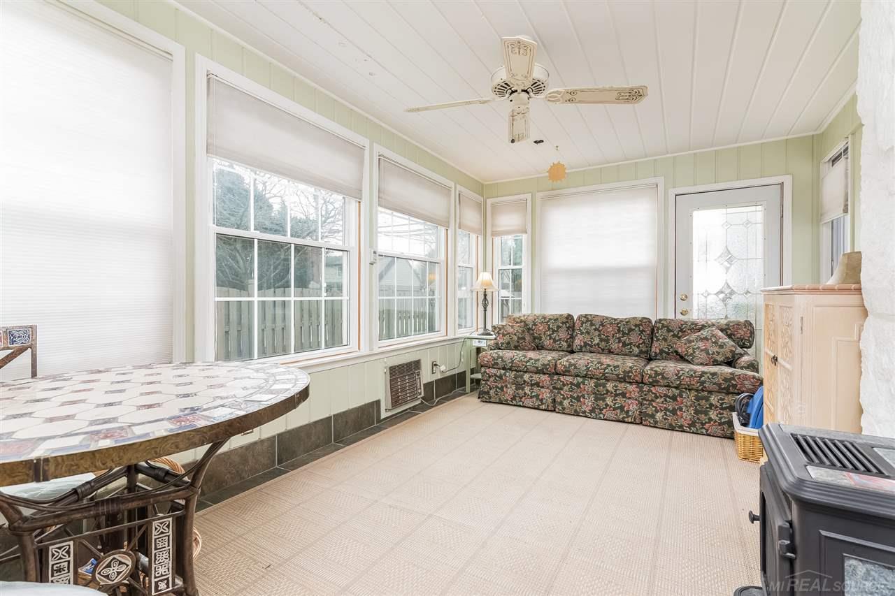 621 South Oxford Road Grosse Pointe Woods, MI 48236 - Photo 10 of 57