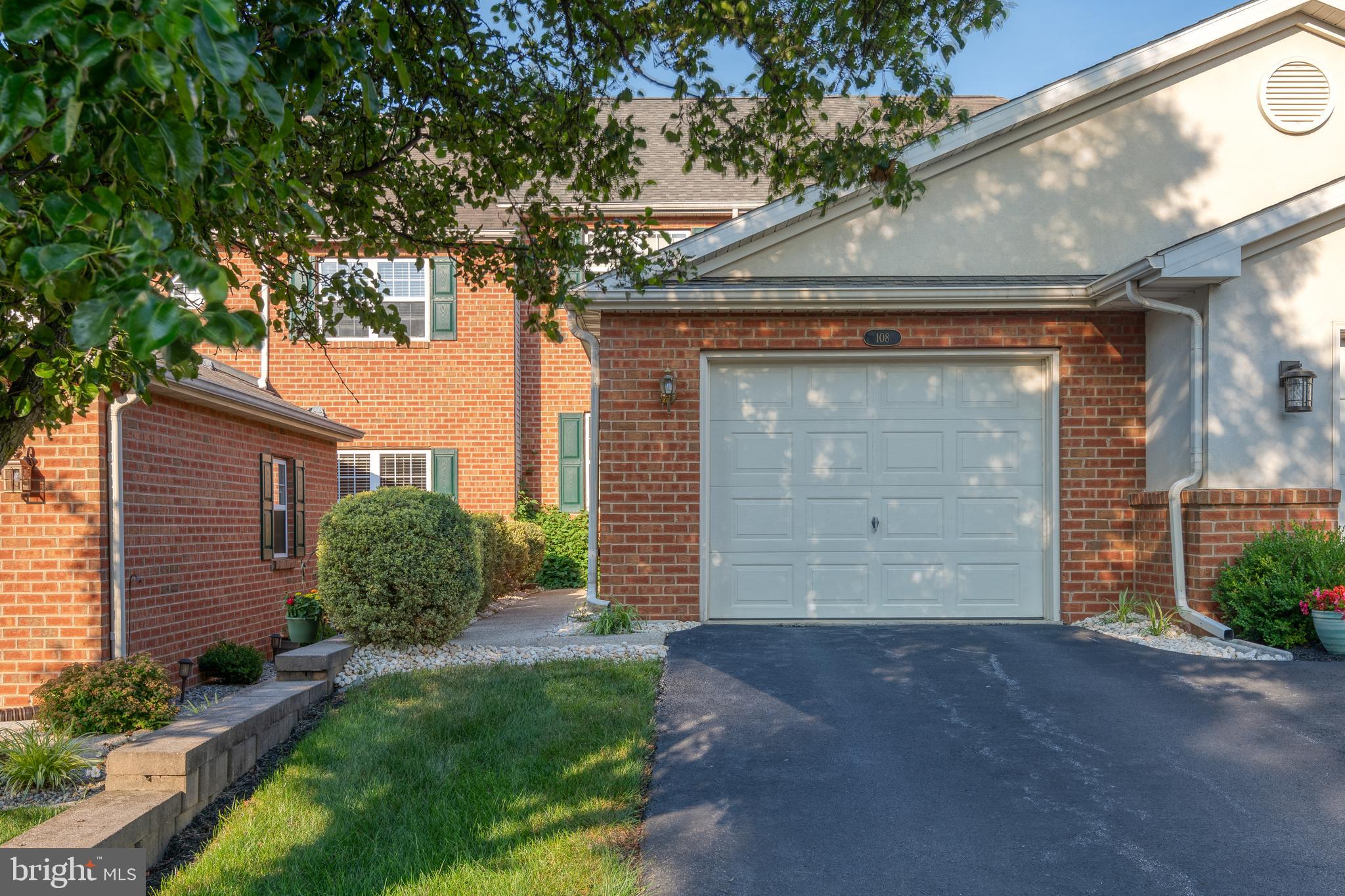 108 Sutherland Road Lancaster, PA 17603 - Photo 1 of 33 Gallery Image 1