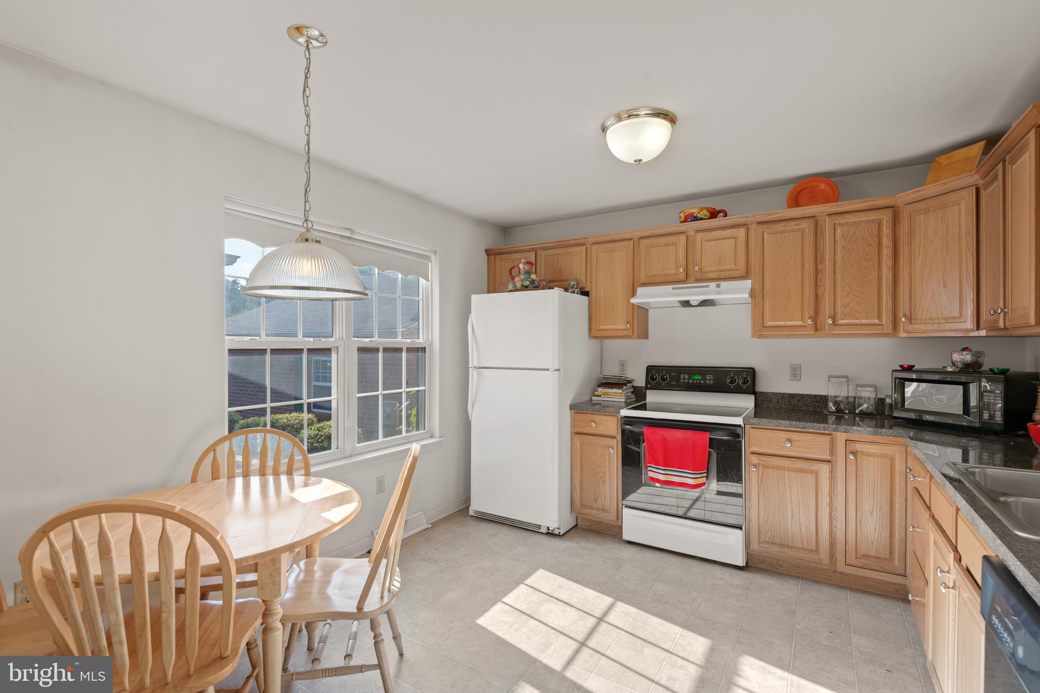 108 Sutherland Road Lancaster, PA 17603 - Photo 6 of 33 Gallery Image 6