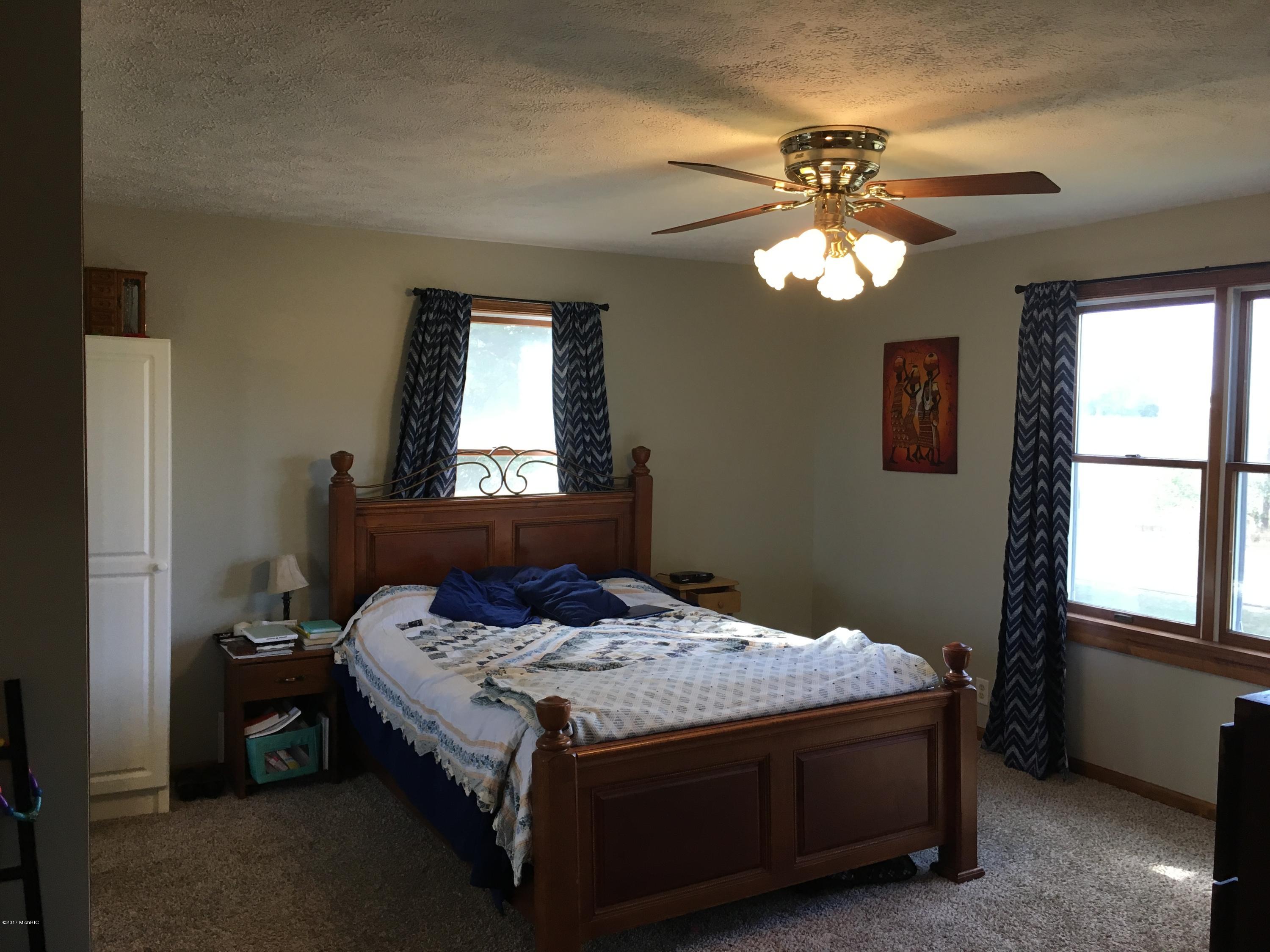 22219 Featherstone Road Sturgis, MI 49091 - Photo 16 of 24 IMG_3035