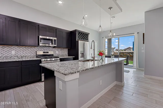 $294,900 | 13860 Summer View Avenue, El Paso, TX 79928