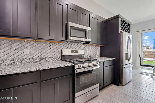 $294,900 | 13860 Summer View Avenue, El Paso, TX 79928