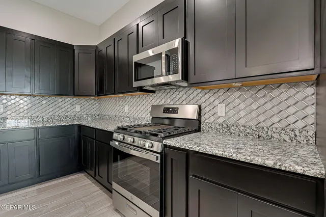 $294,900 | 13860 Summer View Avenue, El Paso, TX 79928