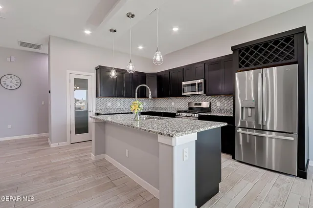 $294,900 | 13860 Summer View Avenue, El Paso, TX 79928