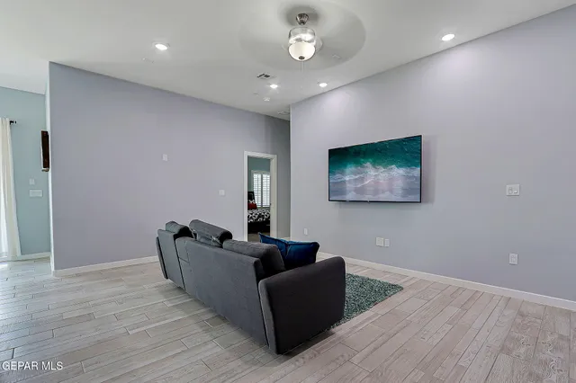 $294,900 | 13860 Summer View Avenue, El Paso, TX 79928