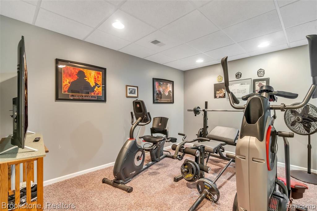 811 Croydon Road Rochester Hills, MI 48309 - Photo 34 of 47