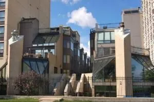 $4,500 | 5747 North Sheridan Road, Unit E, Chicago, IL 60660