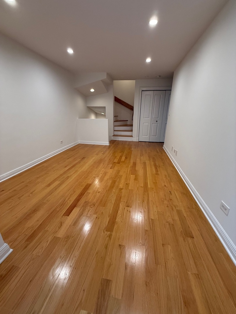 5747 North Sheridan Road, Unit E Chicago, IL 60660 - Photo 13 of 28