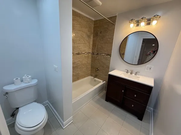 $4,500 | 5747 North Sheridan Road, Unit E, Chicago, IL 60660