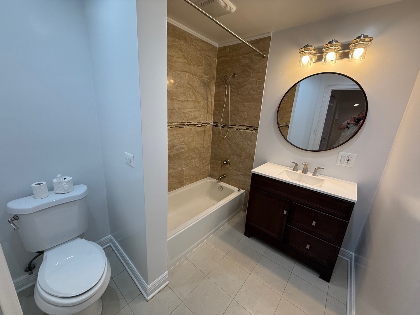 5747 North Sheridan Road, Unit E Chicago, IL 60660 - Photo 18 of 28