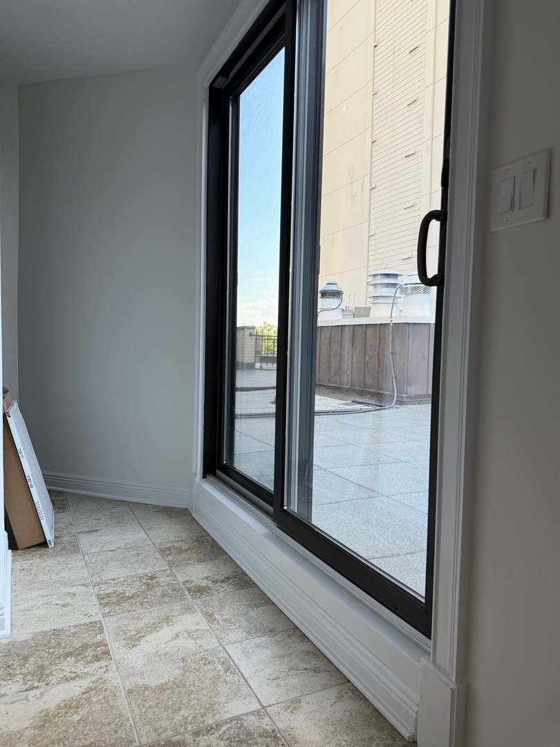 5747 North Sheridan Road, Unit E Chicago, IL 60660 - Photo 20 of 28