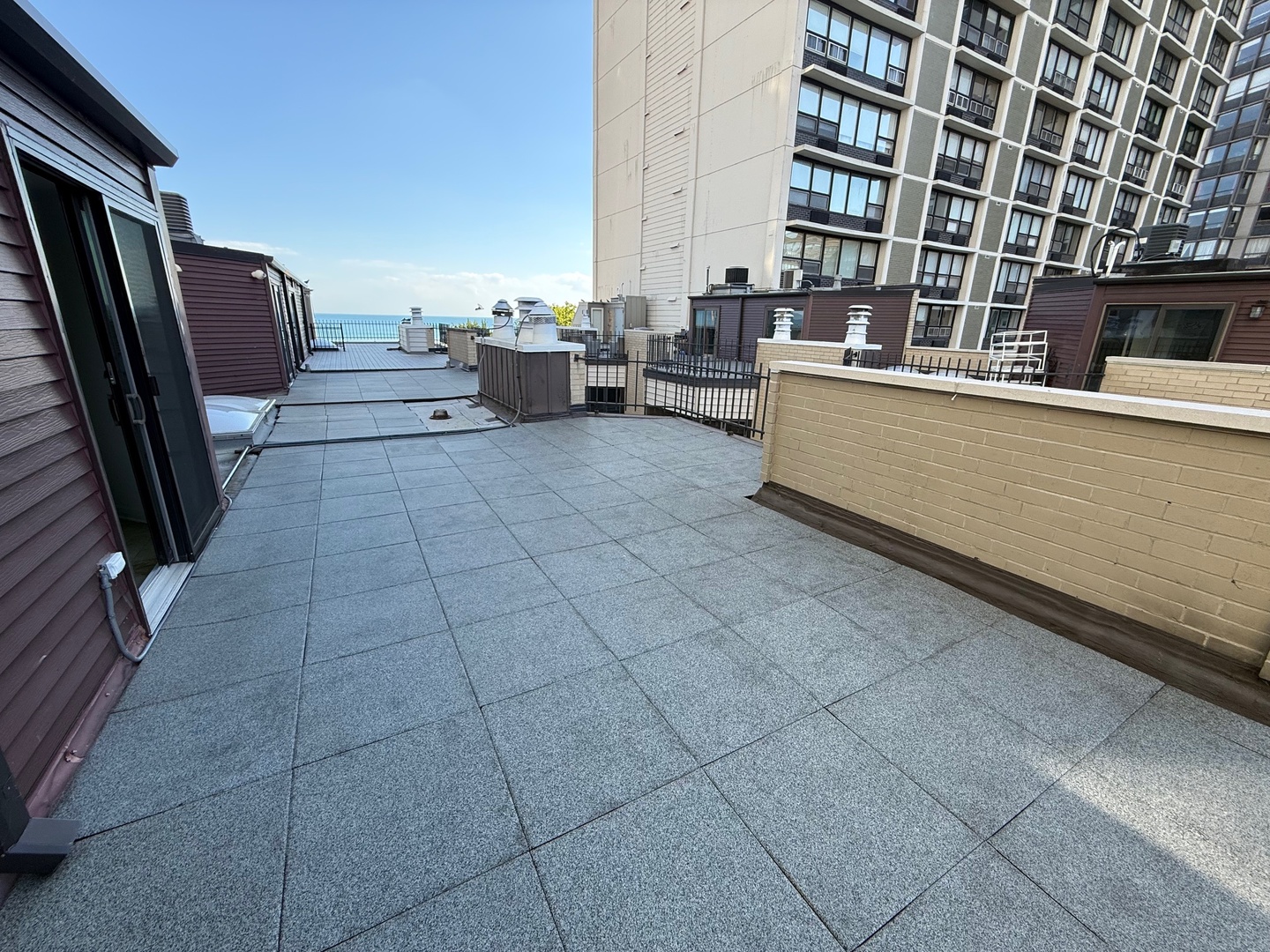 5747 North Sheridan Road, Unit E Chicago, IL 60660 - Photo 22 of 28