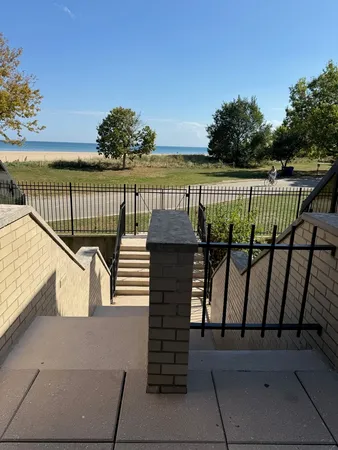 $4,500 | 5747 North Sheridan Road, Unit E, Chicago, IL 60660