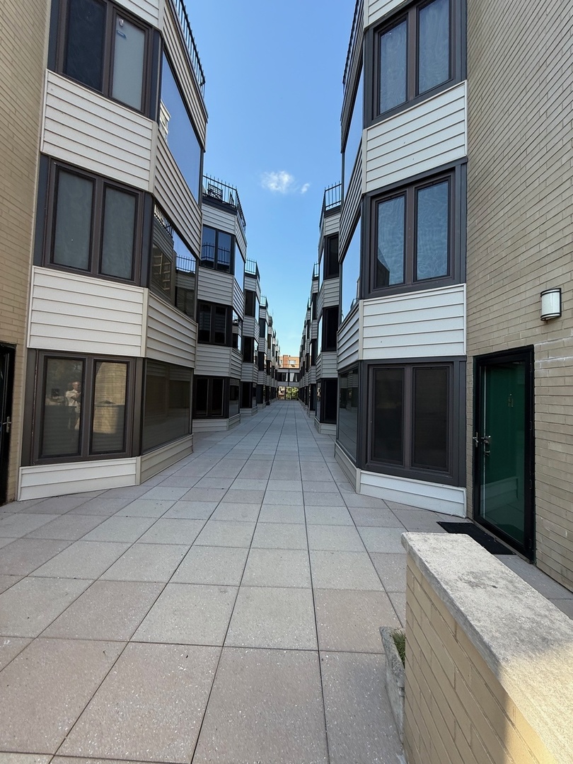 5747 North Sheridan Road, Unit E Chicago, IL 60660 - Photo 26 of 28