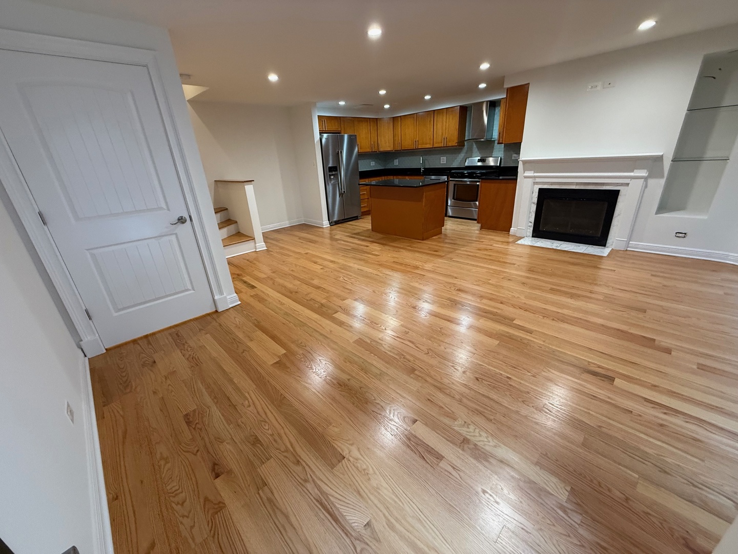 5747 North Sheridan Road, Unit E Chicago, IL 60660 - Photo 4 of 28