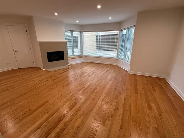 $4,500 | 5747 North Sheridan Road, Unit E, Chicago, IL 60660