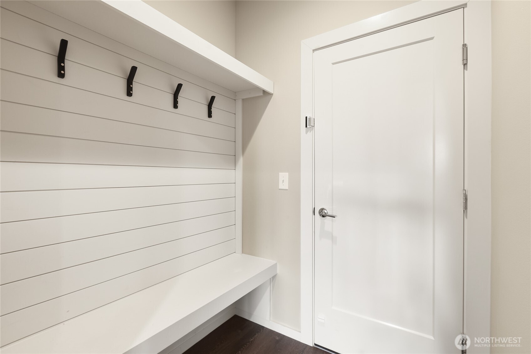 281 Southwest 97th Place Seattle, WA 98106 - Photo 12 of 34