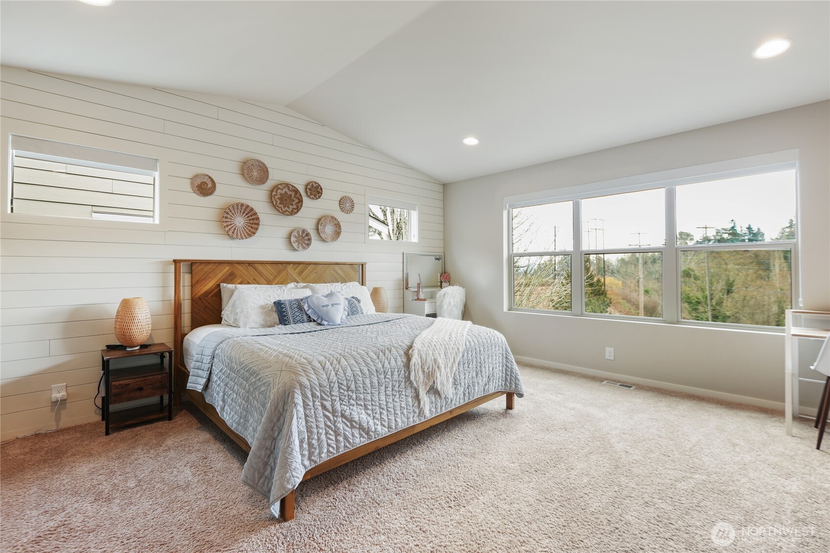 281 Southwest 97th Place Seattle, WA 98106 - Photo 17 of 34