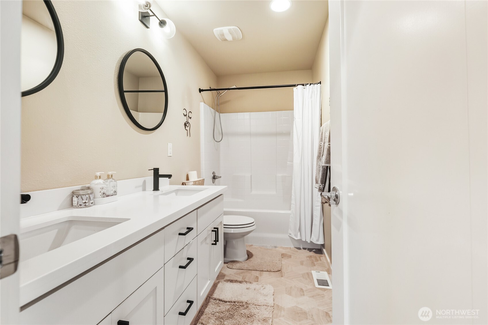 281 Southwest 97th Place Seattle, WA 98106 - Photo 28 of 34