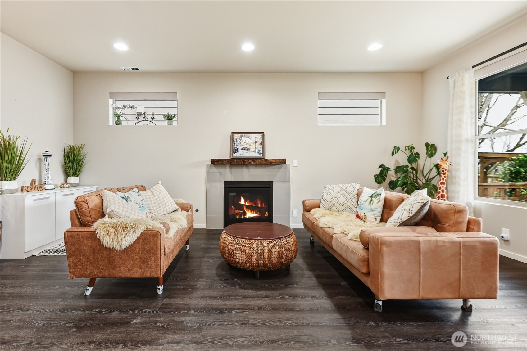 281 Southwest 97th Place Seattle, WA 98106 - Photo 4 of 34