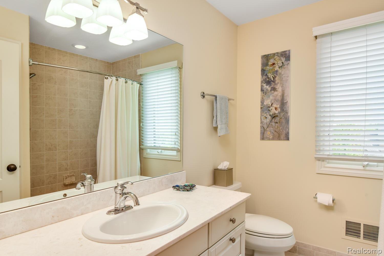661 Langley Road Rochester, MI 48309 - Photo 28 of 41 661 Langley Rd Rochester Hills-large-029-23-661 Langley Rd Rochester Hills-1500x1000-72dpi.jpg