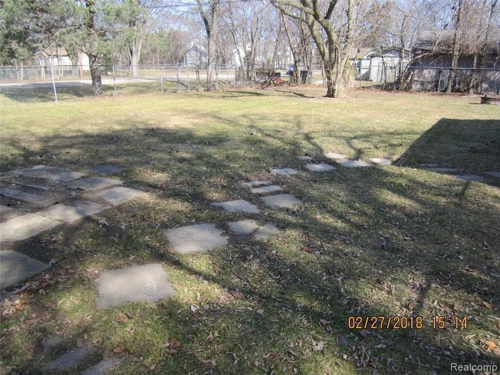3505 Harrison Avenue Rochester, MI 48307 - Photo 7 of 18 3505 Harrison Backyard.